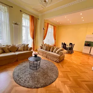 Jurincom Sadova Apartment Karlsbad