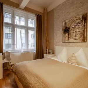 Design By Ruterra Prag