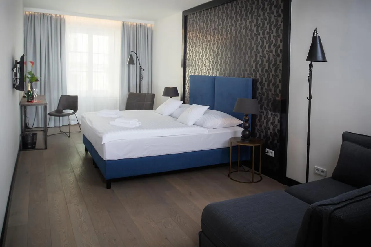 Antik Hotel Prague 4*,